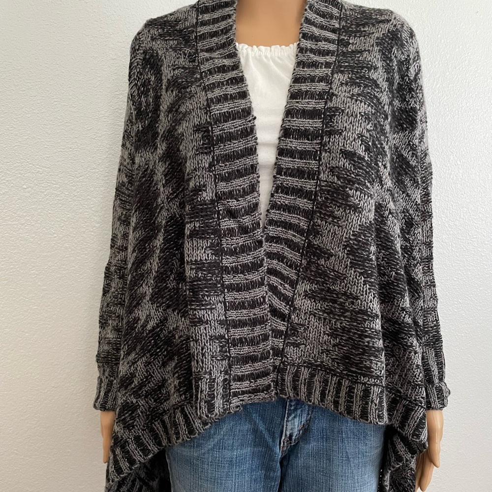 Xhilaration Grey and Black Diamond Jacket Cardigan